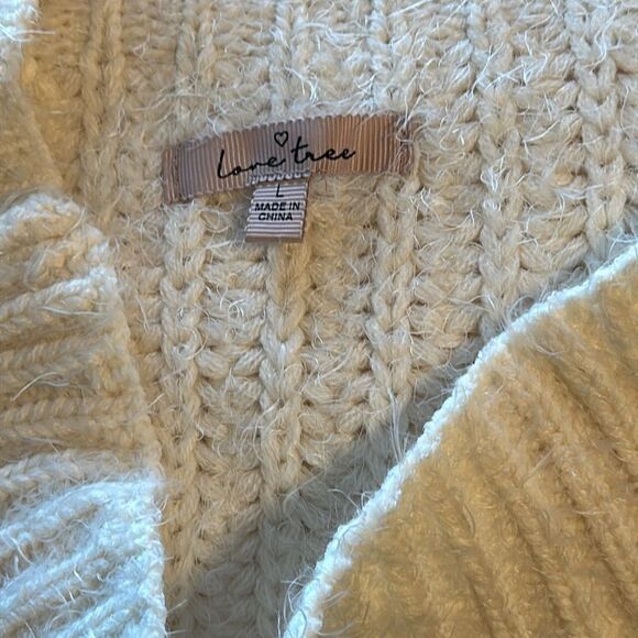 Love Tree  - Eyelash Knit On Off Shoulder Cream off white sweater sz L - Picture 6 of 8